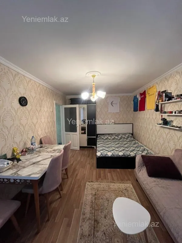 Satılır 1 otaqlı köhnə tikili 36 m²