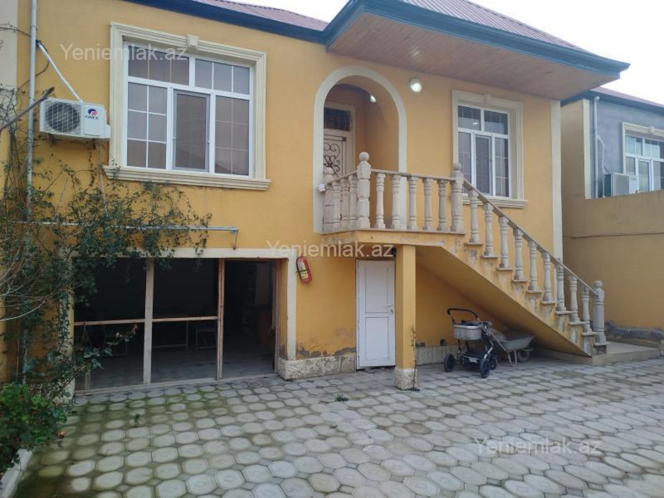 Satılır 4 otaqlı həyət evi 120 m²