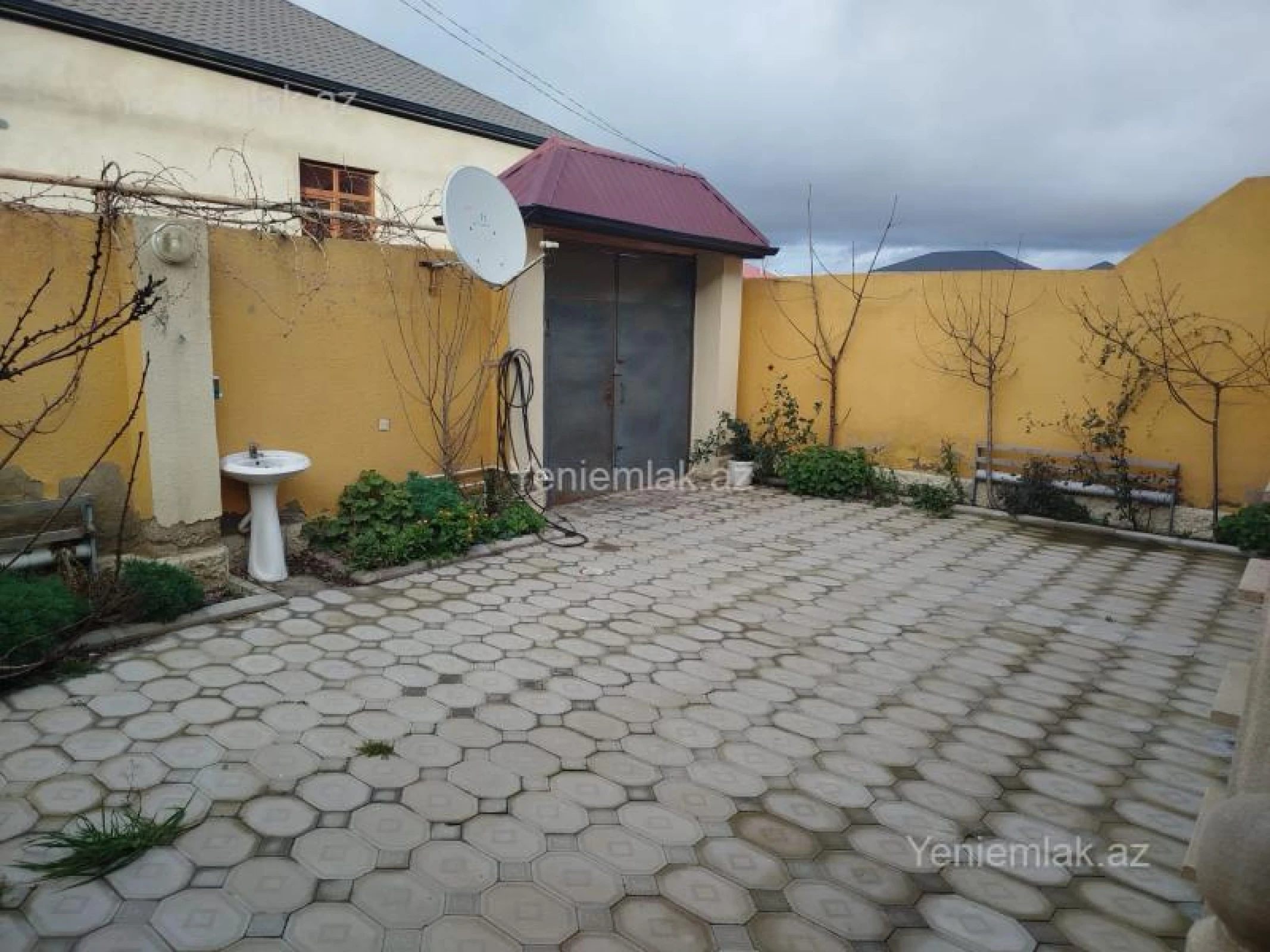 Satılır 4 otaqlı həyət evi 120 m²