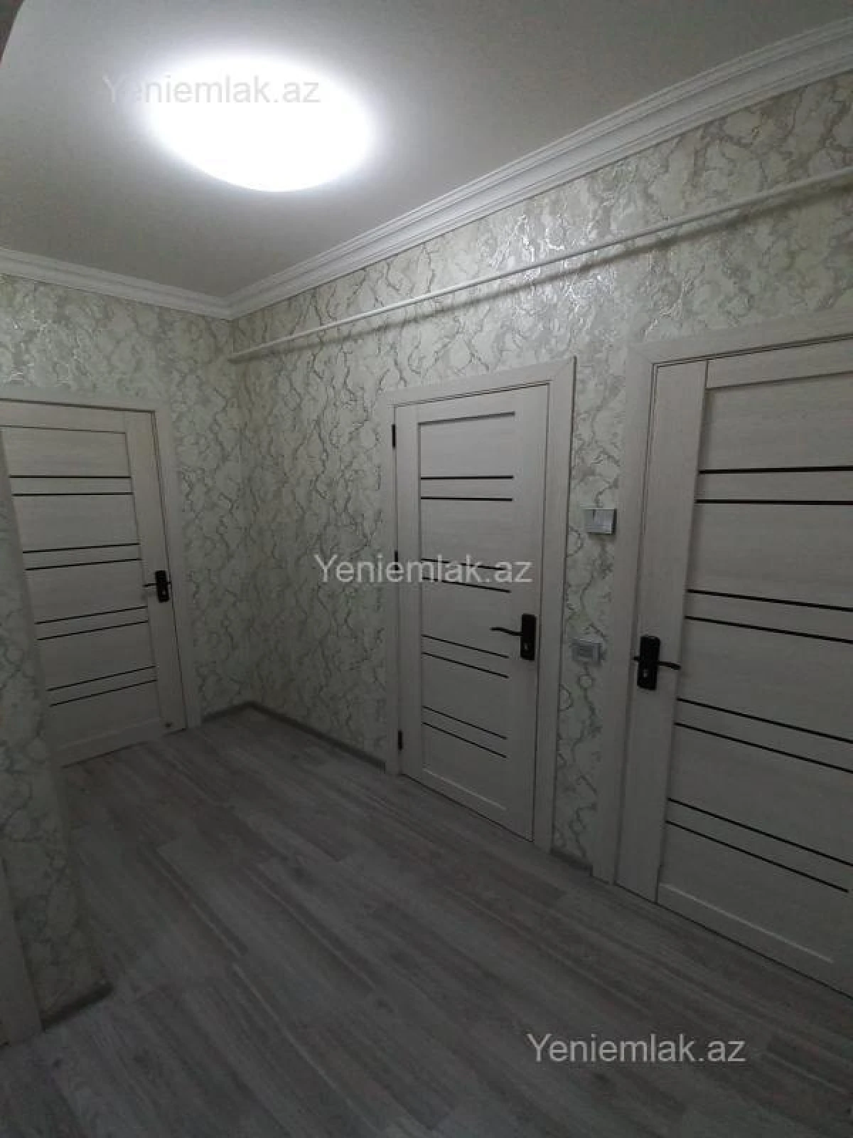 Satılır 2 otaqlı köhnə tikili 65 m²