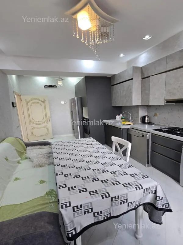 Satılır 3 otaqlı yeni tikili 125 m²