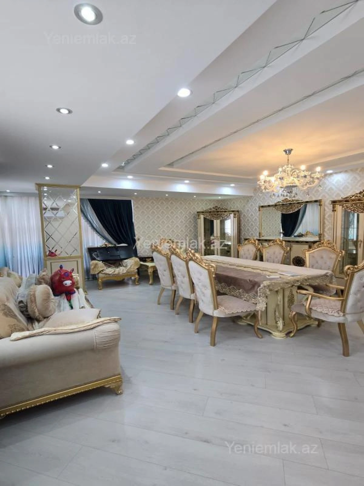 Satılır 3 otaqlı yeni tikili 125 m²