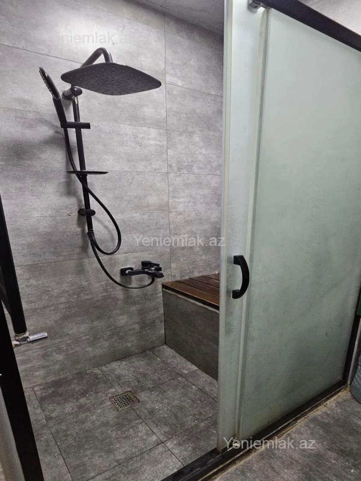 Satılır 3 otaqlı yeni tikili 75 m²