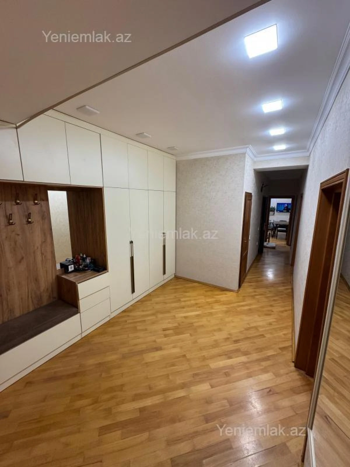 Satılır 3 otaqlı yeni tikili 140 m²