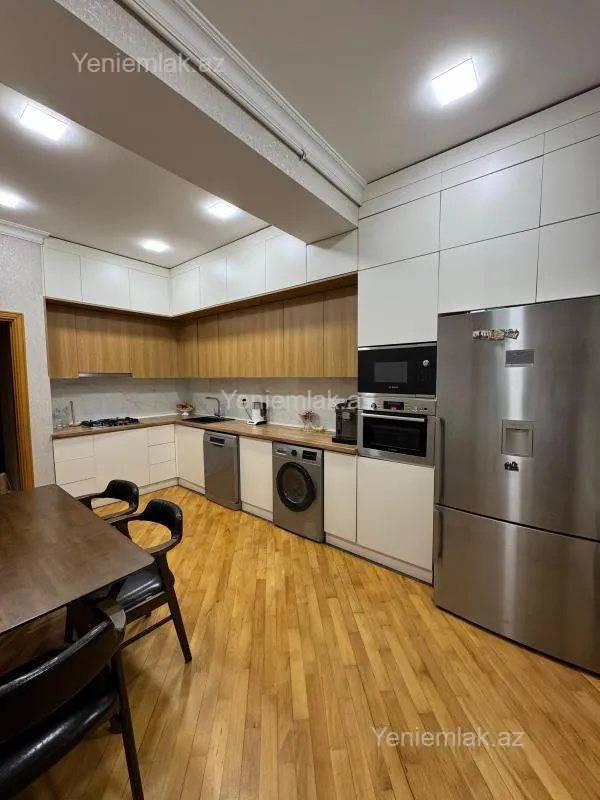 Satılır 3 otaqlı yeni tikili 140 m²