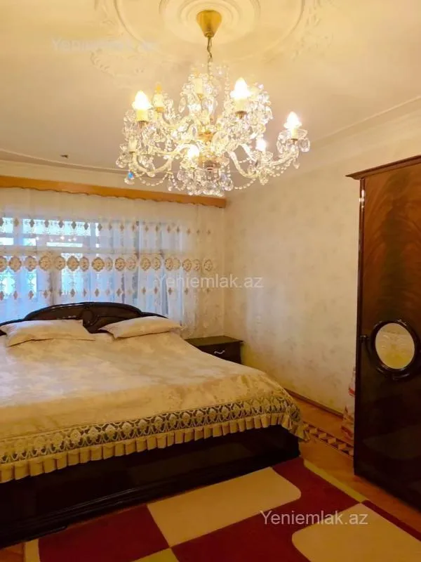 Satılır 3 otaqlı köhnə tikili 90 m²