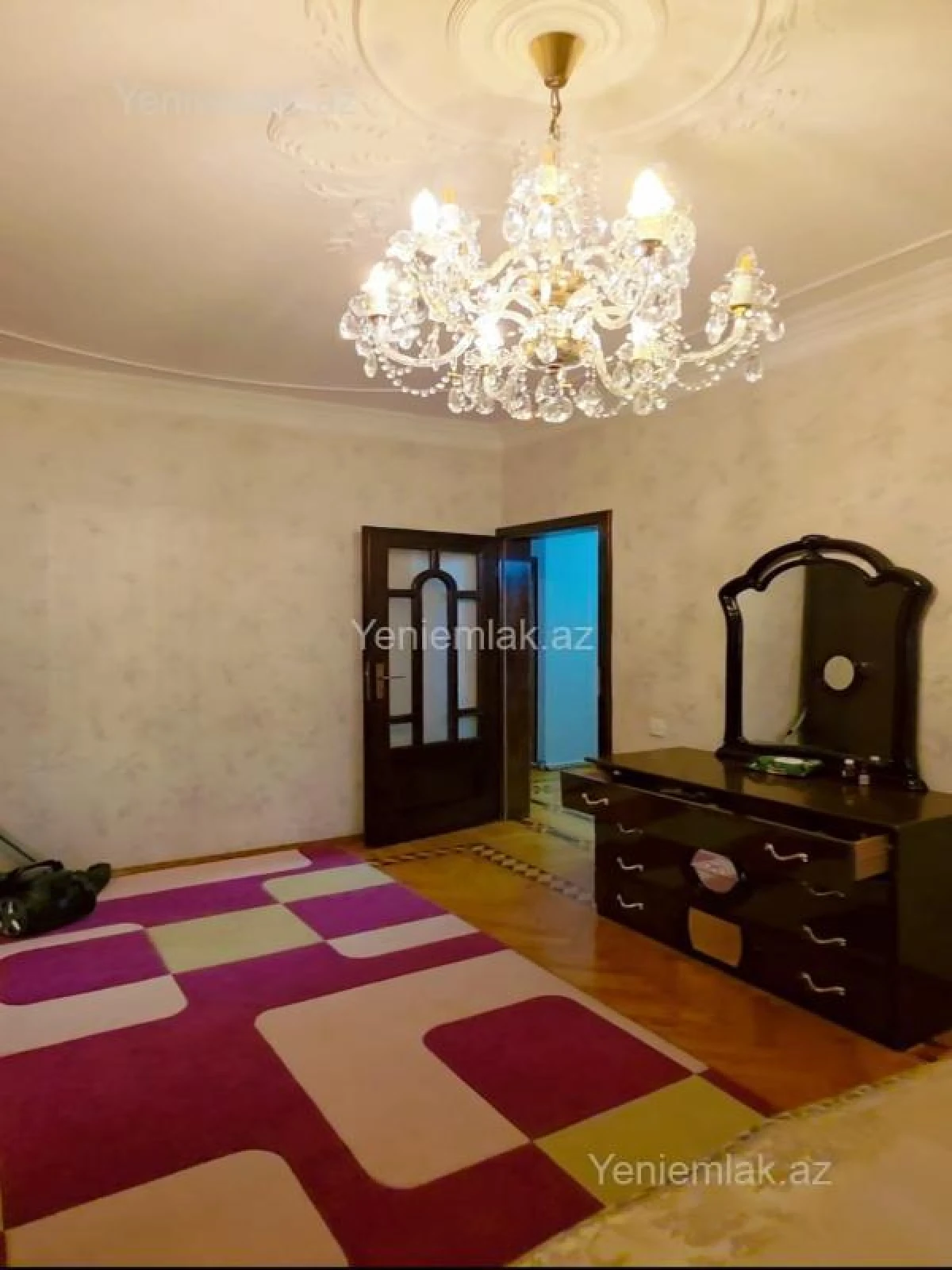 Satılır 3 otaqlı köhnə tikili 90 m²