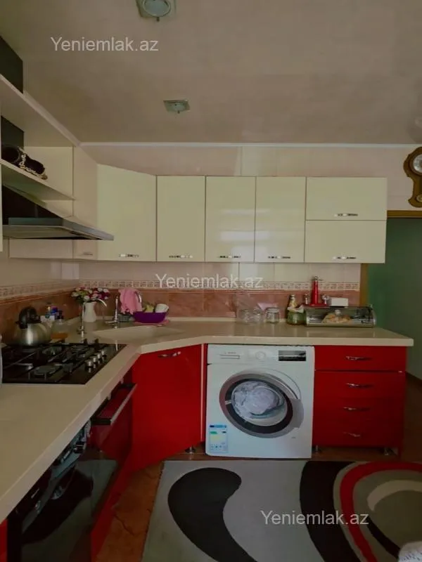 Satılır 3 otaqlı köhnə tikili 90 m²