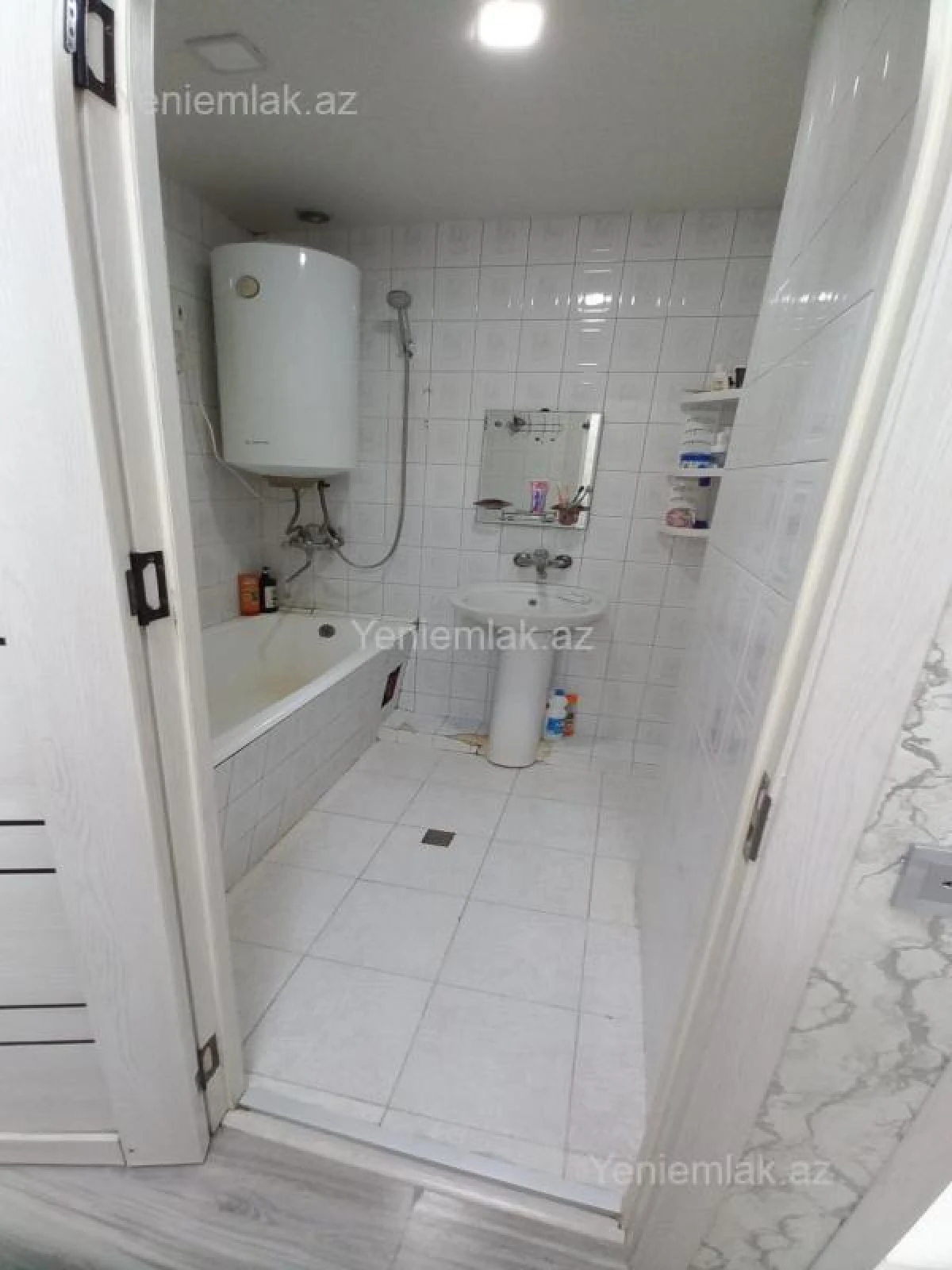 Satılır 2 otaqlı köhnə tikili 55 m²