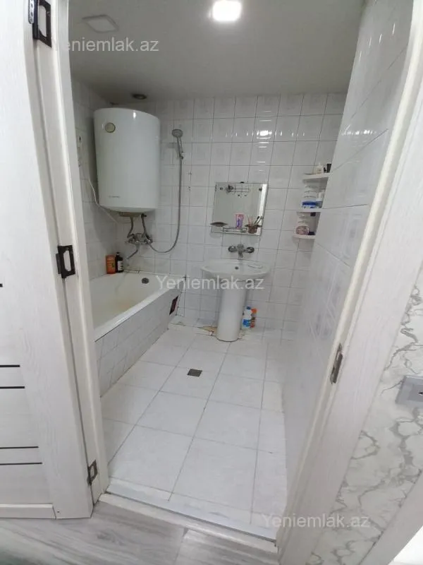Satılır 2 otaqlı köhnə tikili 55 m²