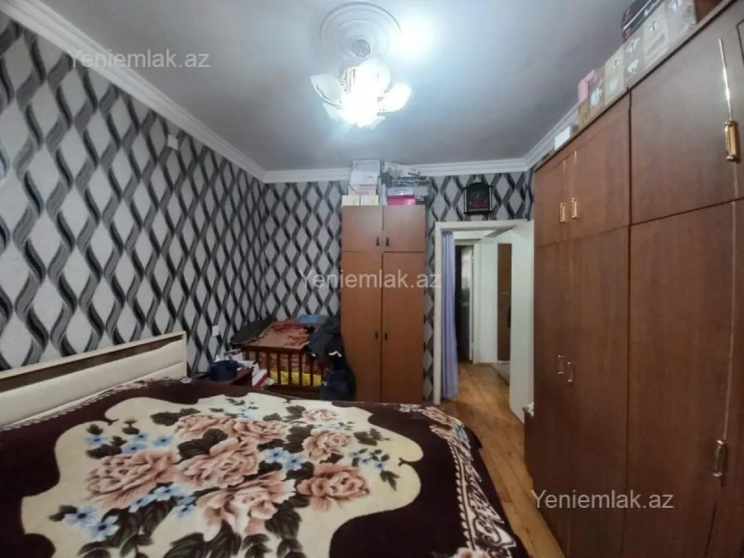 Satılır 2 otaqlı köhnə tikili 55 m²