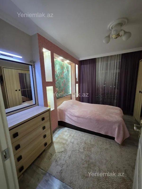 Satılır 4 otaqlı köhnə tikili 110 m²
