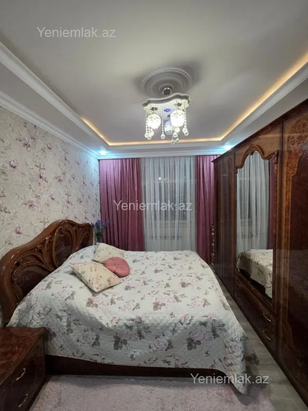 Satılır 4 otaqlı köhnə tikili 110 m²