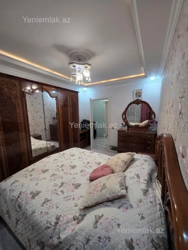 Satılır 4 otaqlı köhnə tikili 110 m²