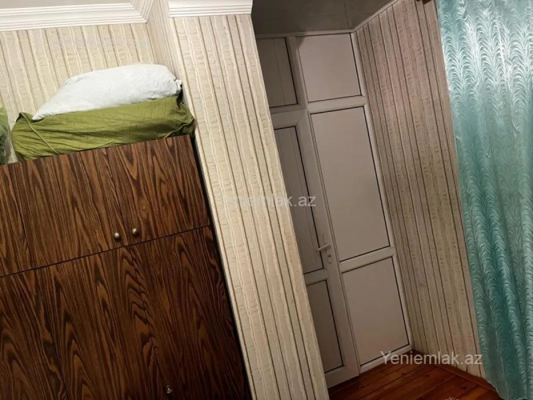 Satılır 2 otaqlı köhnə tikili 55 m²