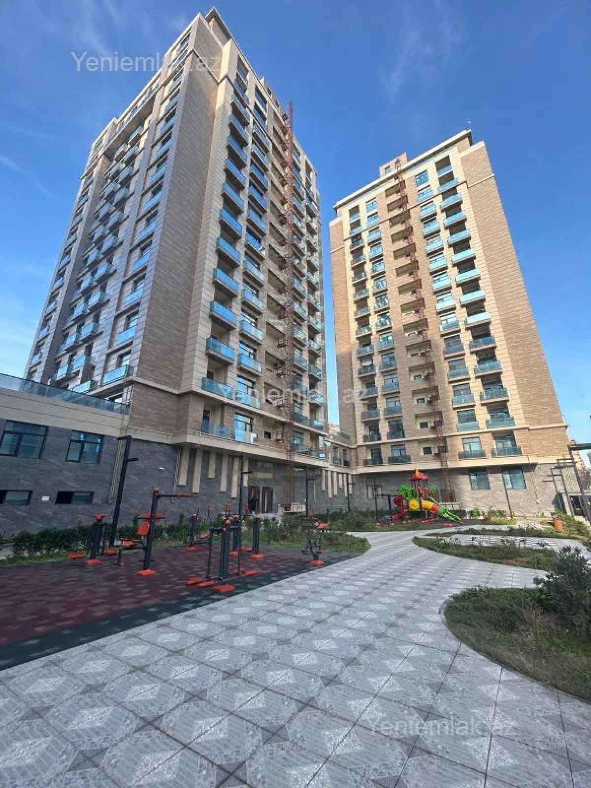 Satılır 2 otaqlı yeni tikili 64 m²