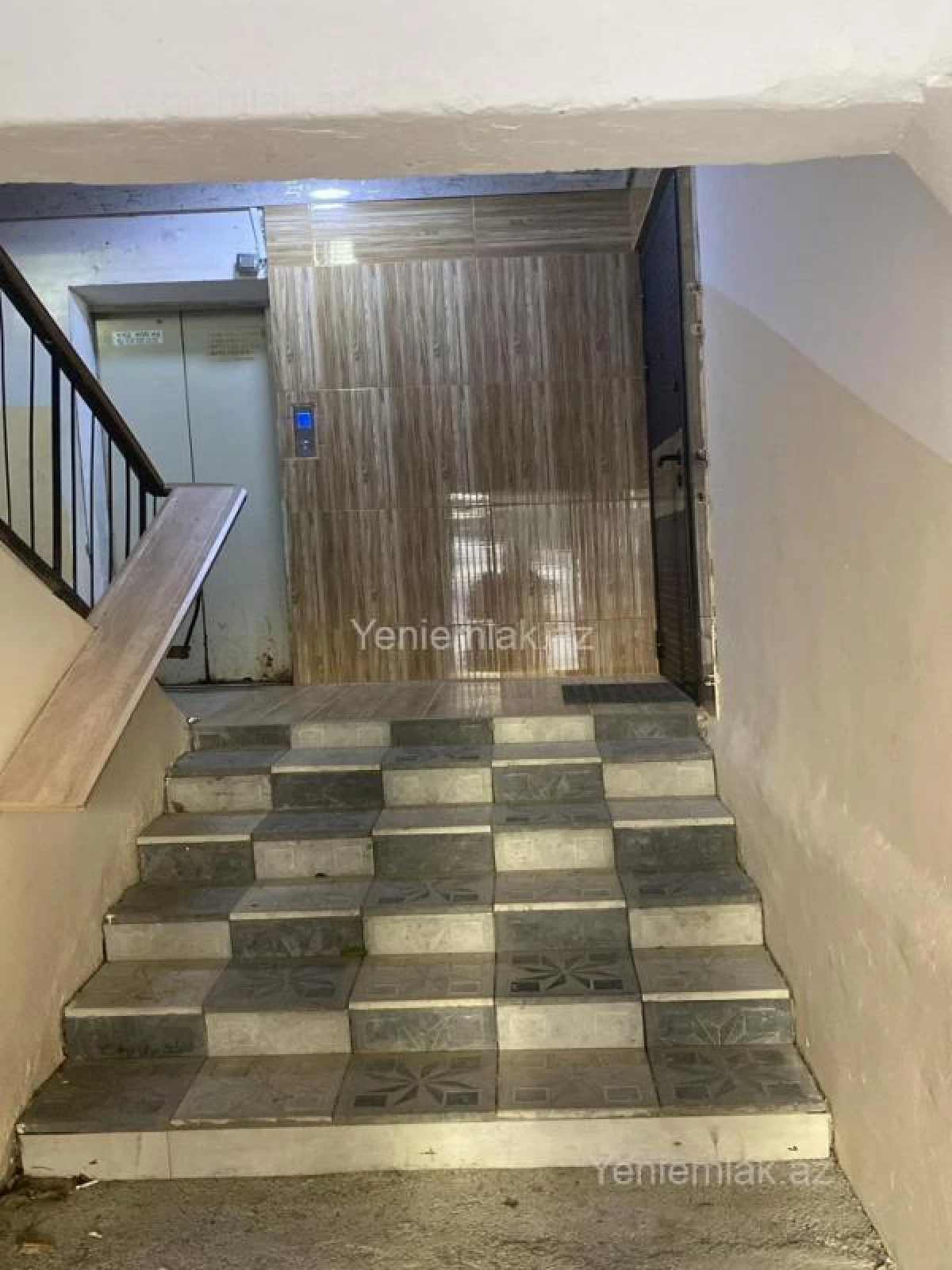 Satılır 3 otaqlı köhnə tikili 74 m²