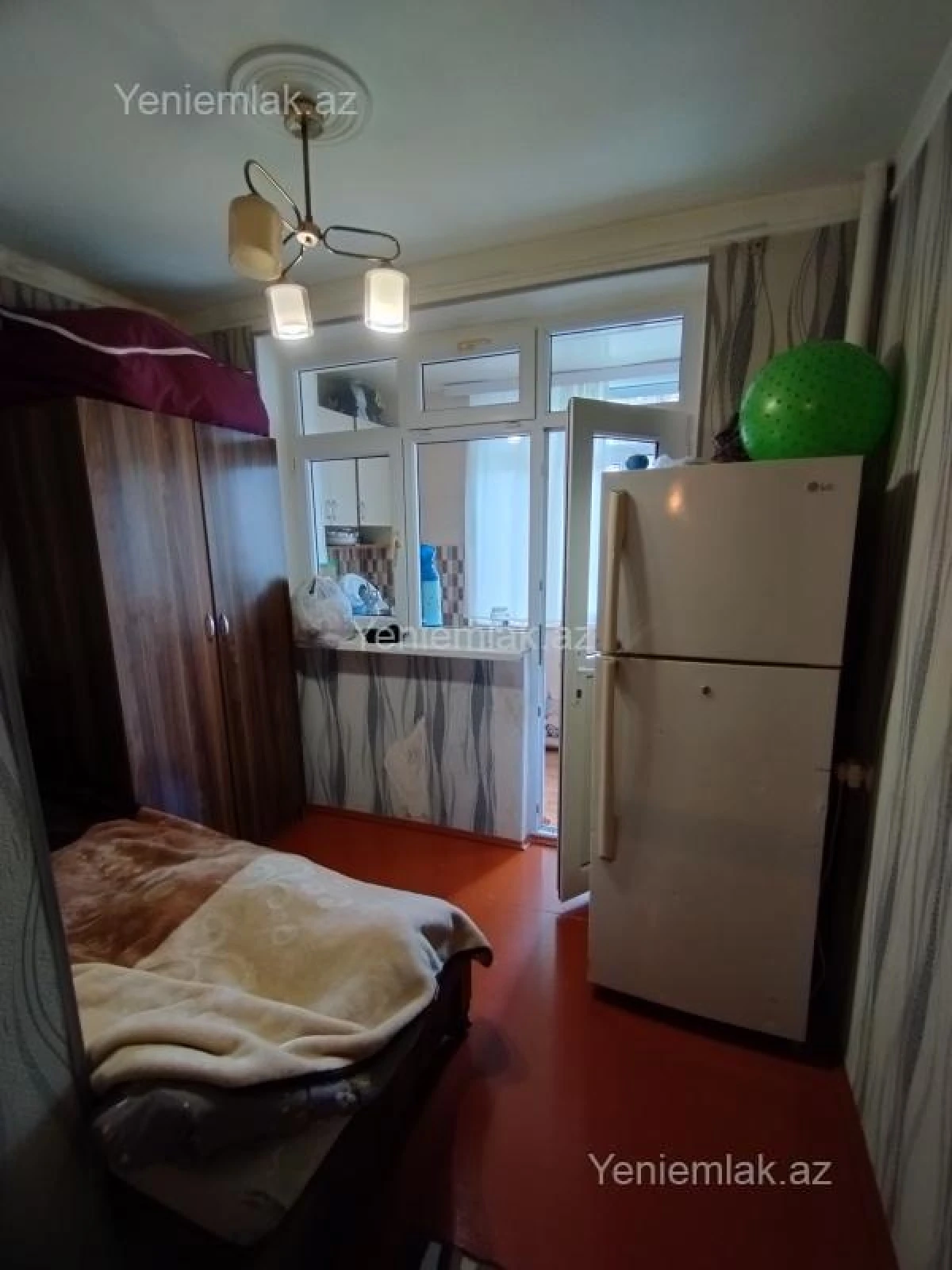 Satılır 1 otaqlı köhnə tikili 37 m²