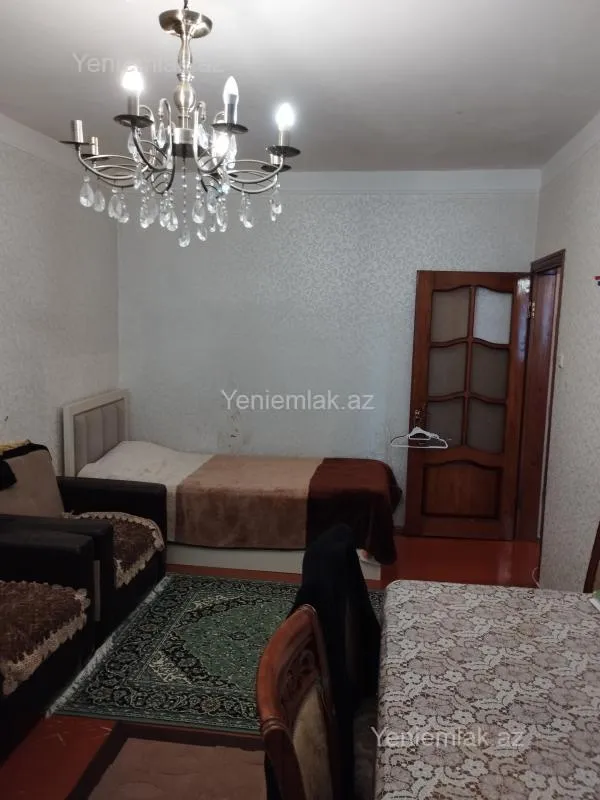 Satılır 1 otaqlı köhnə tikili 37 m²