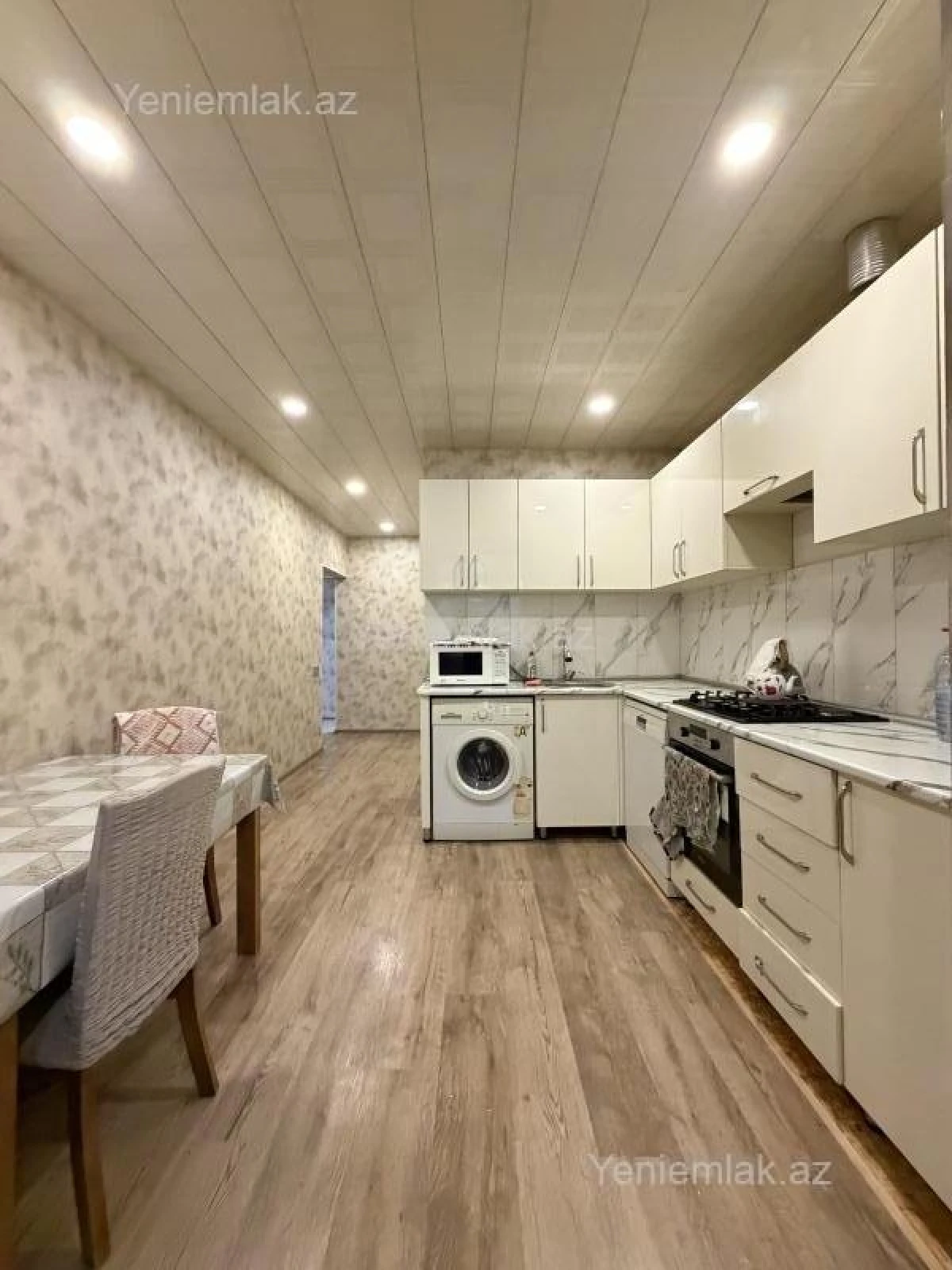 Satılır 2 otaqlı köhnə tikili 60 m²