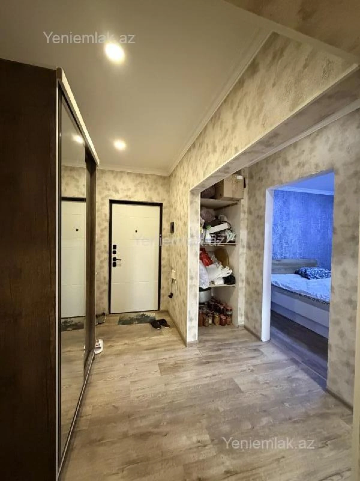 Satılır 2 otaqlı köhnə tikili 60 m²