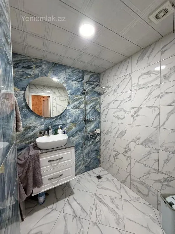 Satılır 2 otaqlı köhnə tikili 60 m²