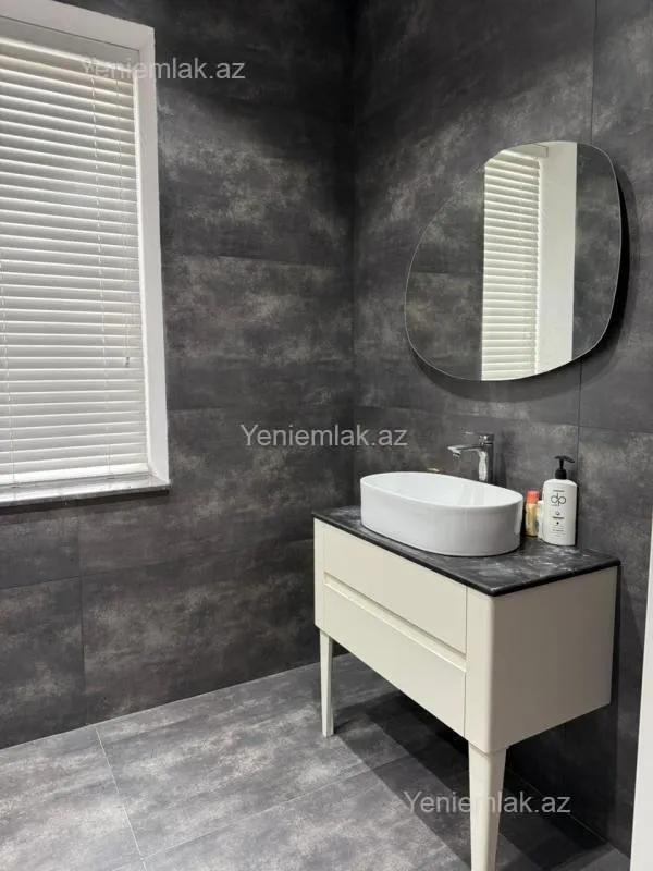 Satılır 4 otaqlı həyət evi 142 m²