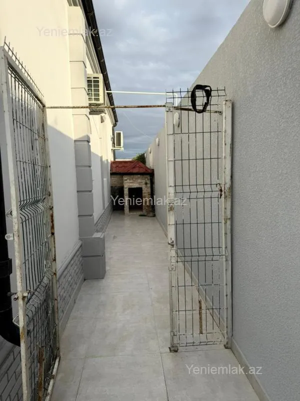 Satılır 4 otaqlı həyət evi 142 m²