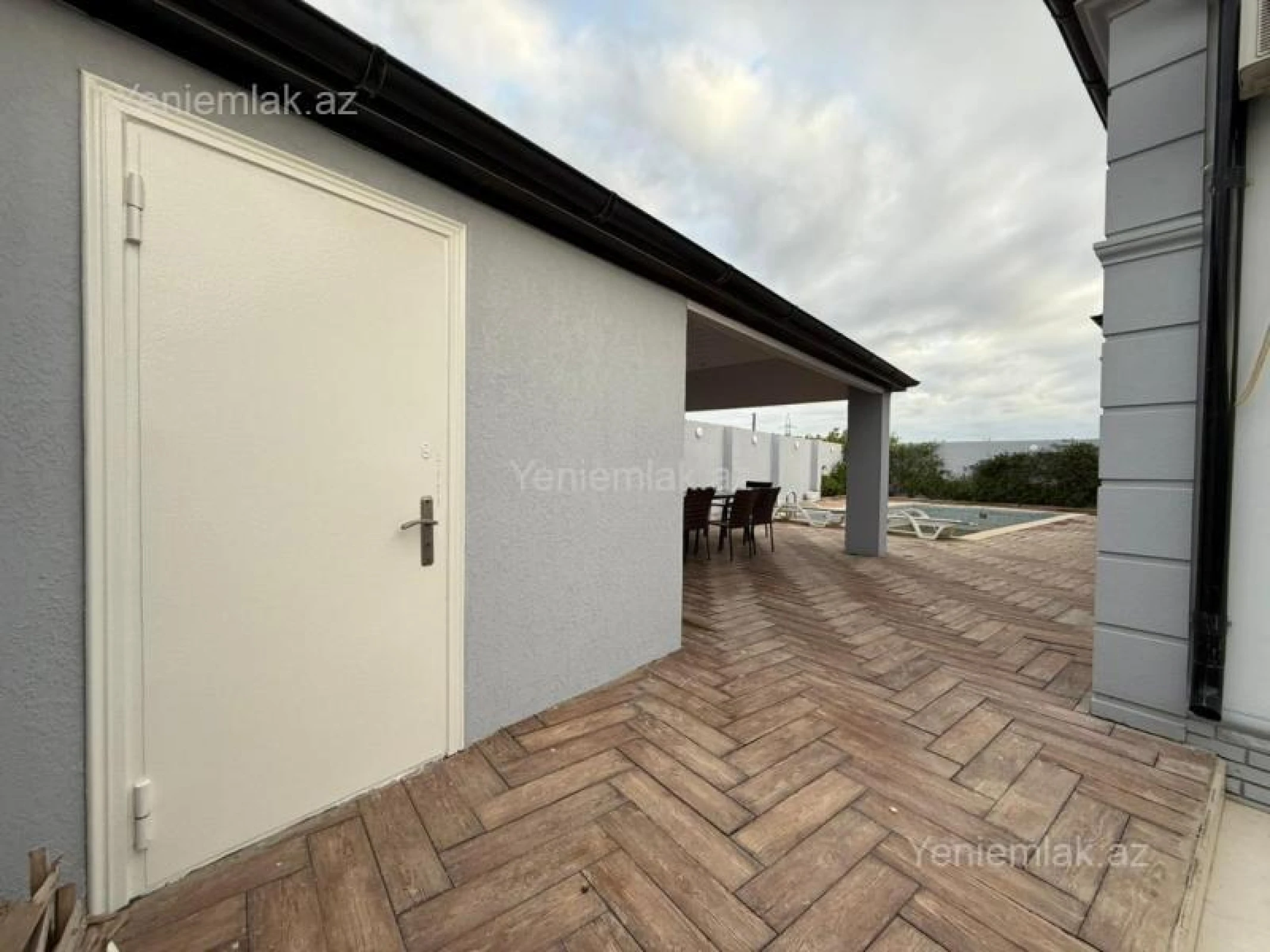 Satılır 4 otaqlı həyət evi 142 m²