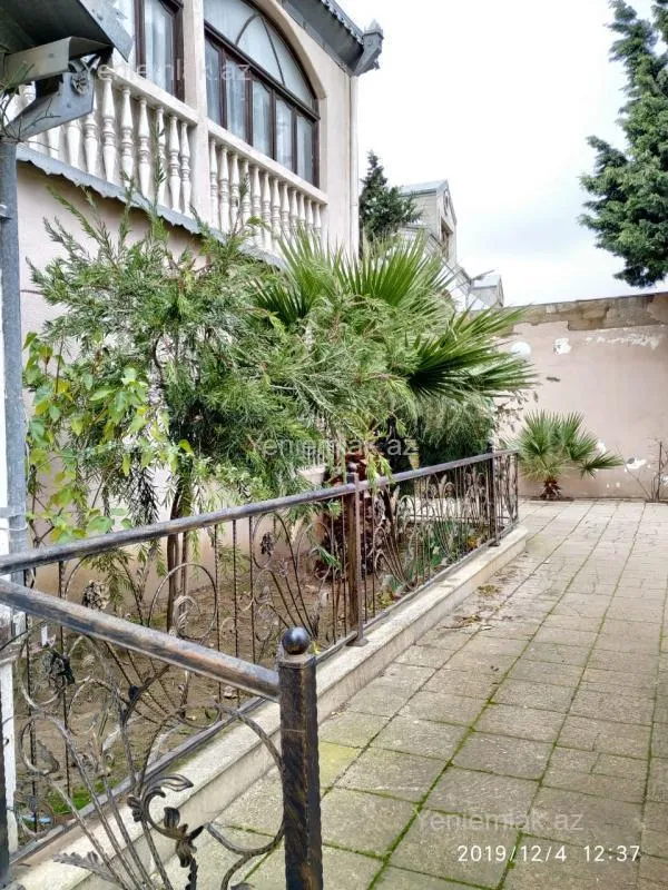 Satılır 4 otaqlı həyət evi 200 m²
