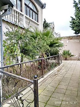 Satılır 4 otaqlı həyət evi 200 m²