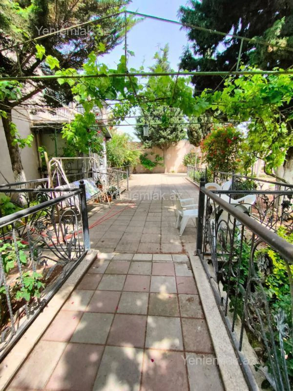 Satılır 4 otaqlı həyət evi 200 m²