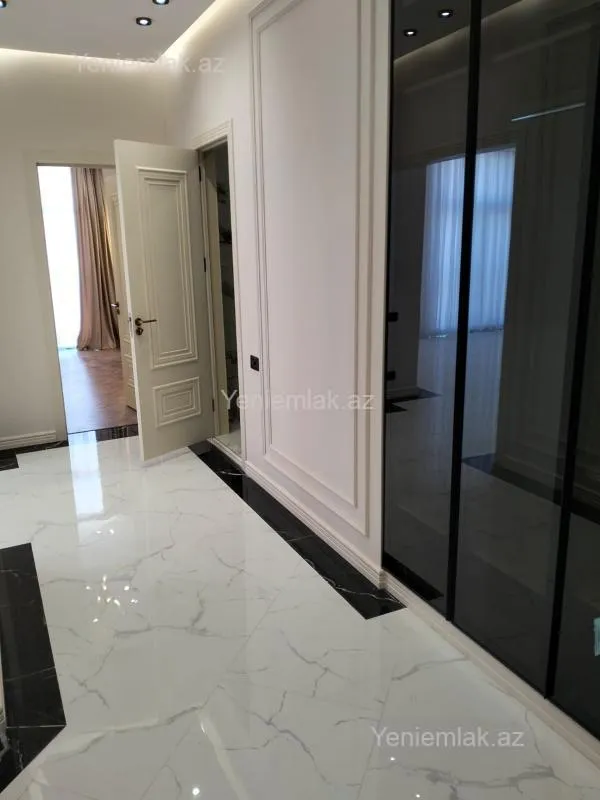 Satılır 3 otaqlı yeni tikili 132 m²