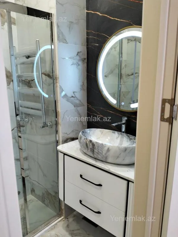 Satılır 3 otaqlı yeni tikili 132 m²