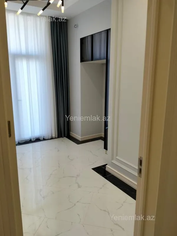 Satılır 3 otaqlı yeni tikili 132 m²