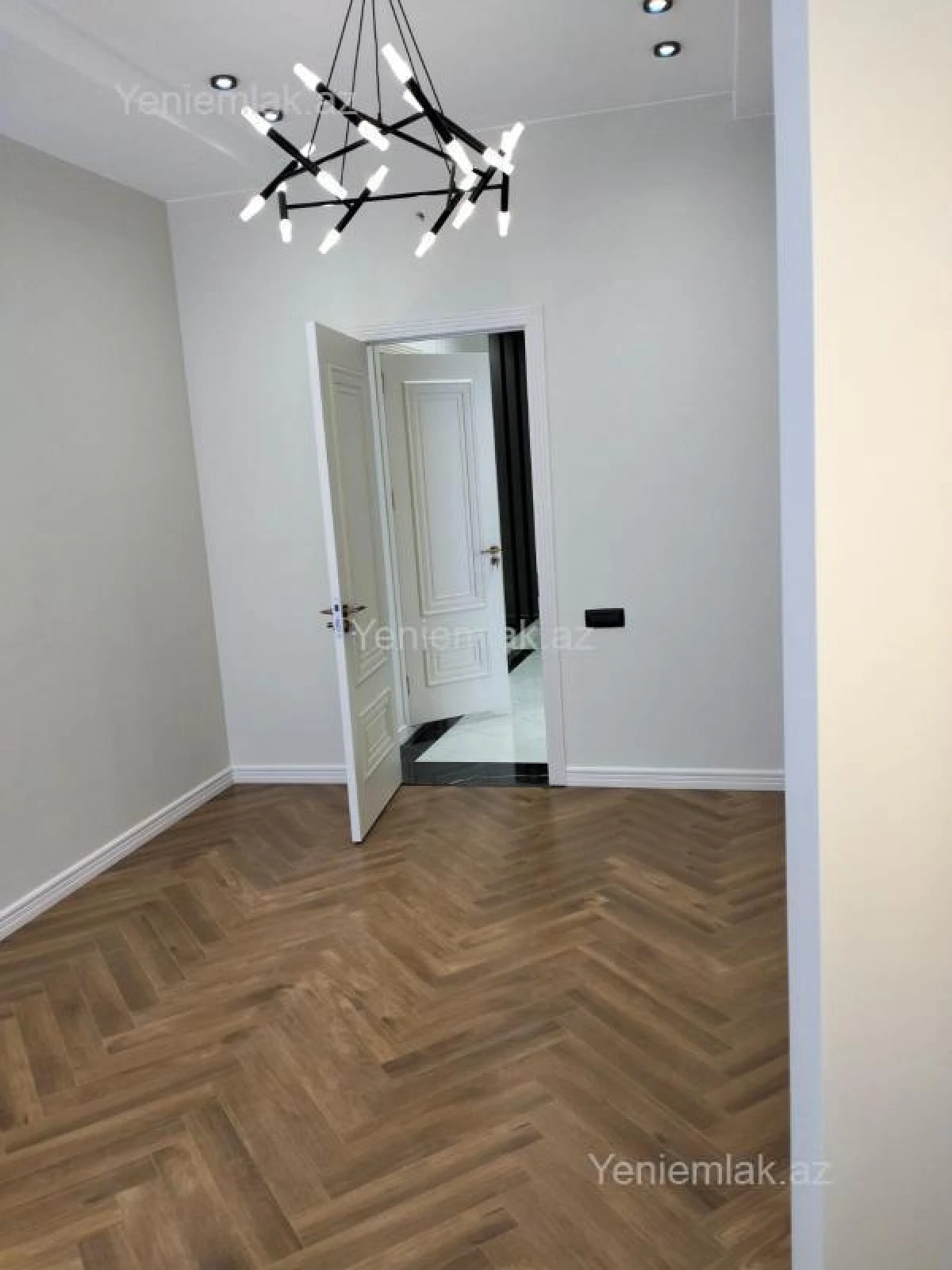 Satılır 3 otaqlı yeni tikili 132 m²