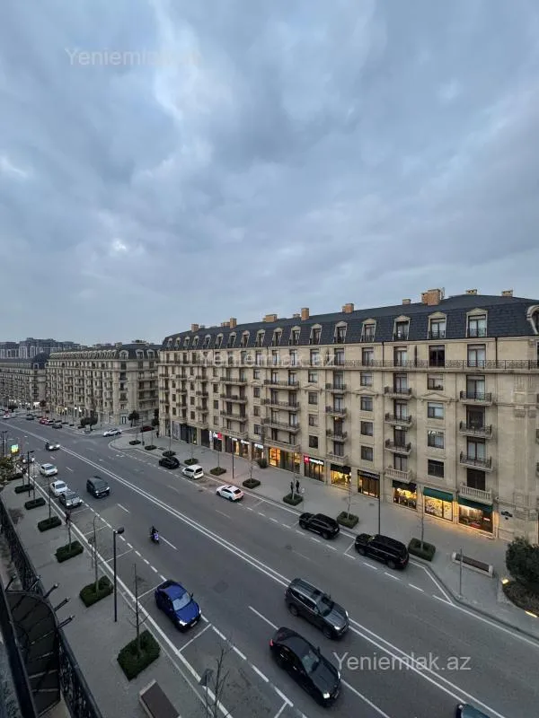 Satılır 3 otaqlı yeni tikili 123 m²