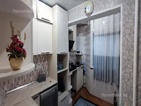 Satılır 3 otaqlı köhnə tikili 90 m²