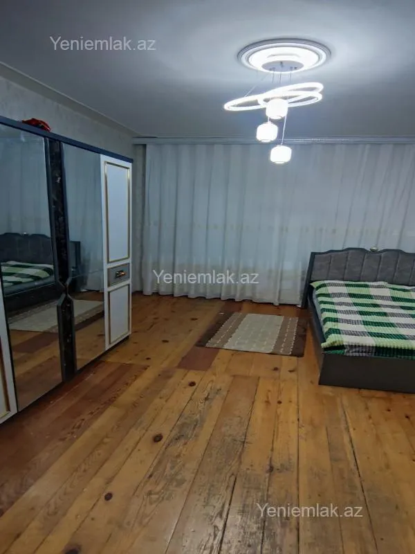 Satılır 3 otaqlı köhnə tikili 90 m²