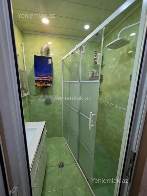 Satılır 5 otaqlı köhnə tikili 110 m²