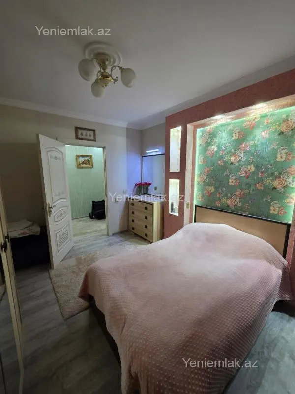 Satılır 5 otaqlı köhnə tikili 110 m²