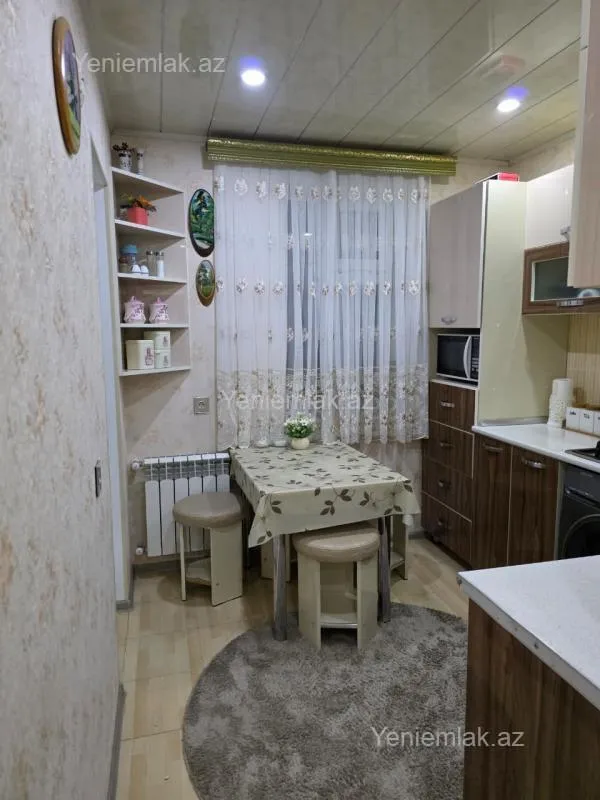 Satılır 5 otaqlı köhnə tikili 110 m²