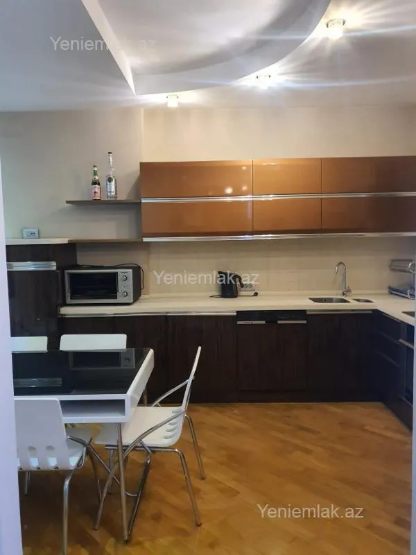 Satılır 3 otaqlı yeni tikili 147 m²