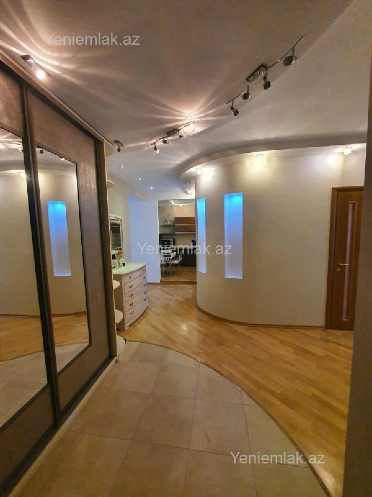 Satılır 3 otaqlı yeni tikili 147 m²