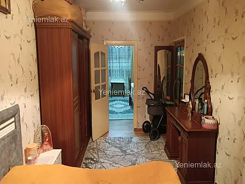Satılır 4 otaqlı köhnə tikili 110 m²