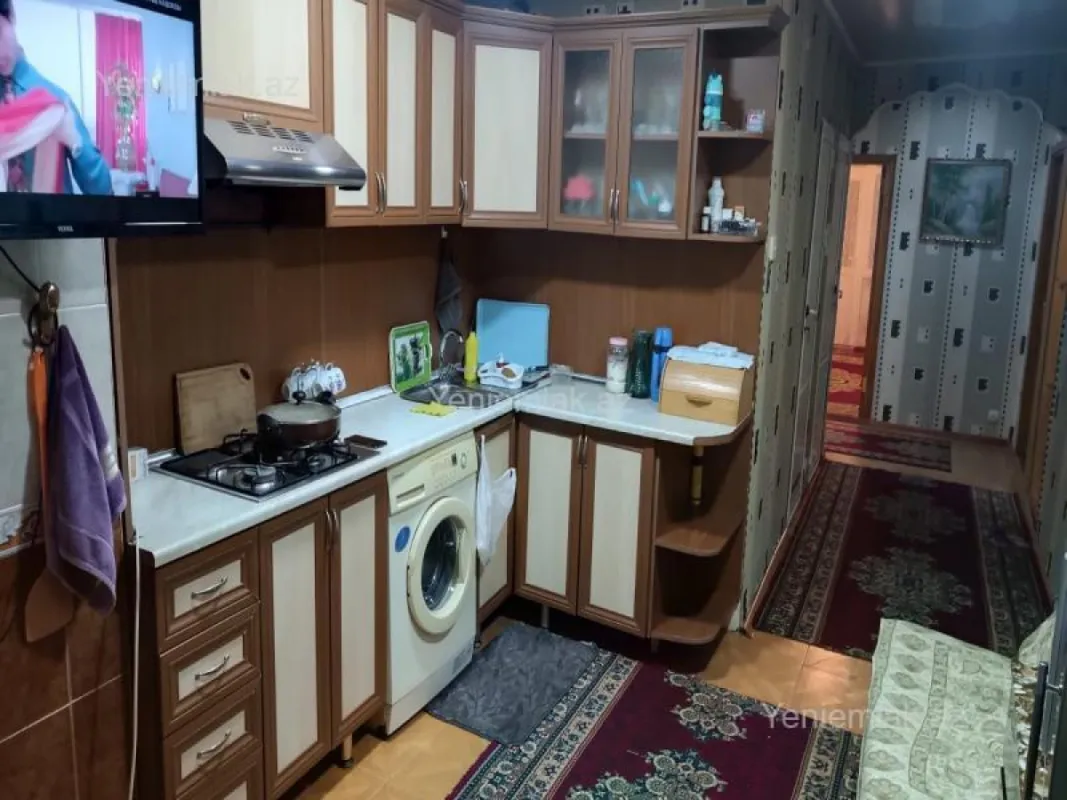 Satılır 4 otaqlı köhnə tikili 110 m²