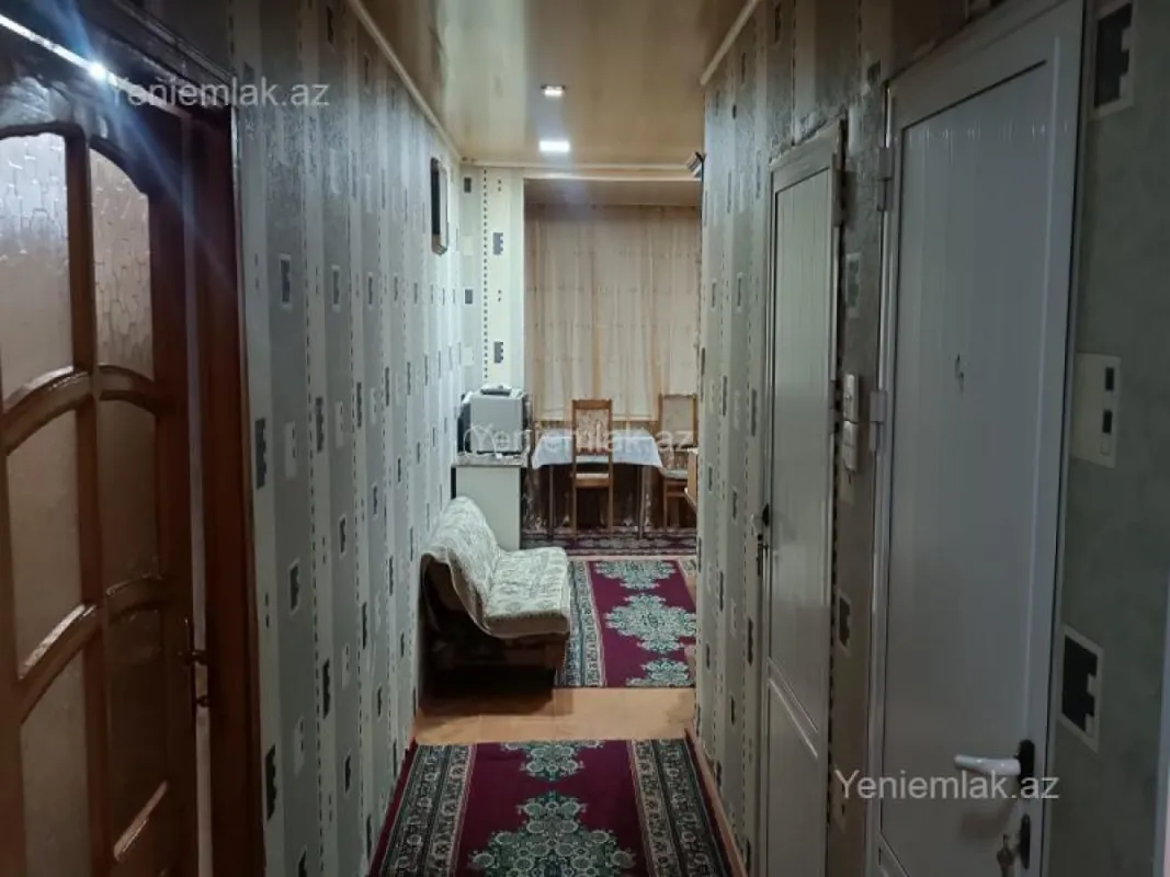 Satılır 4 otaqlı köhnə tikili 110 m²