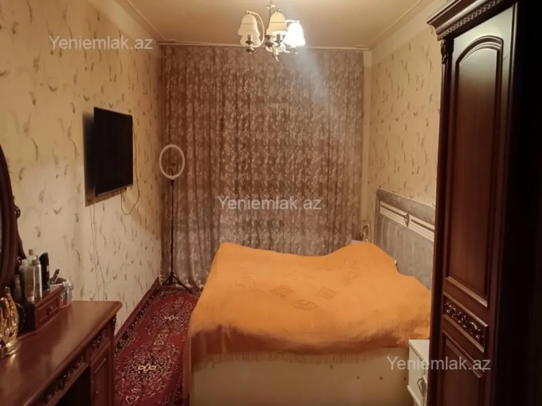 Satılır 4 otaqlı köhnə tikili 110 m²