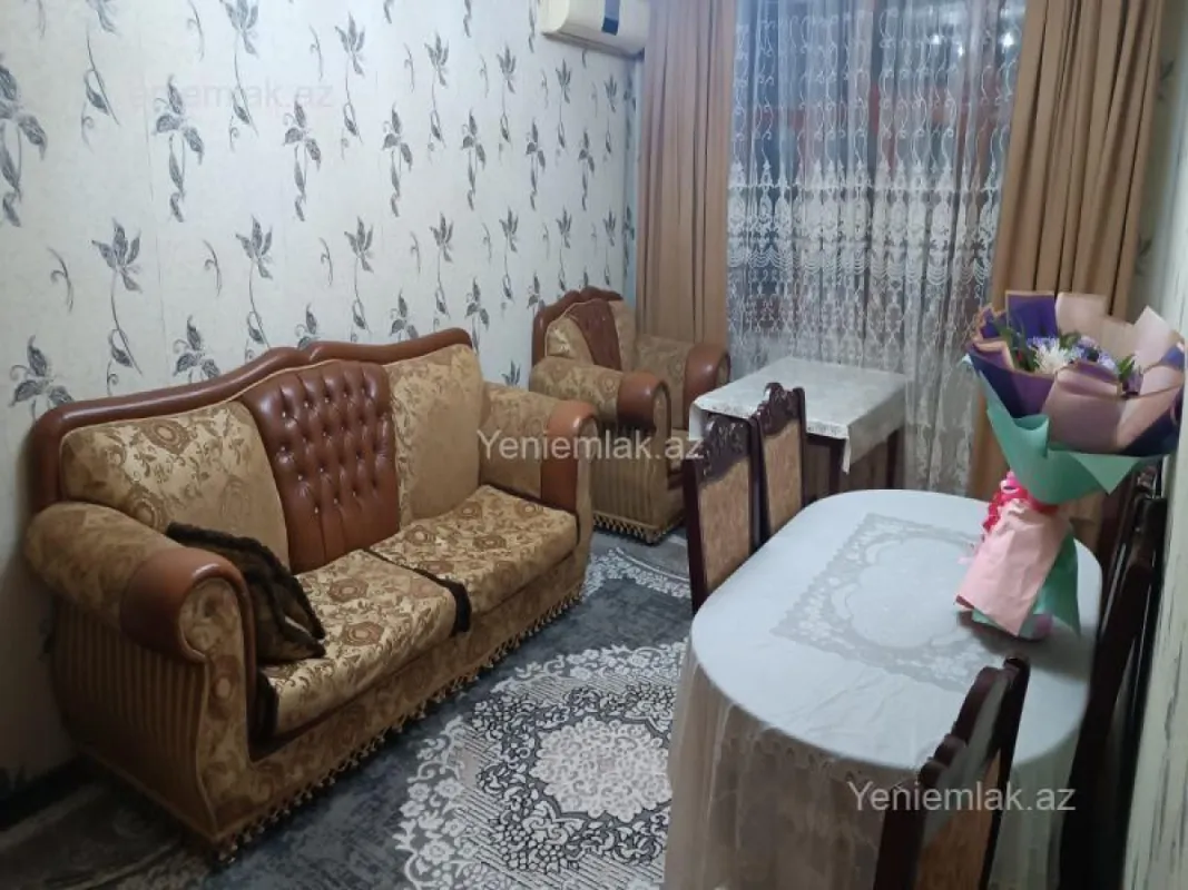 Satılır 4 otaqlı köhnə tikili 110 m²
