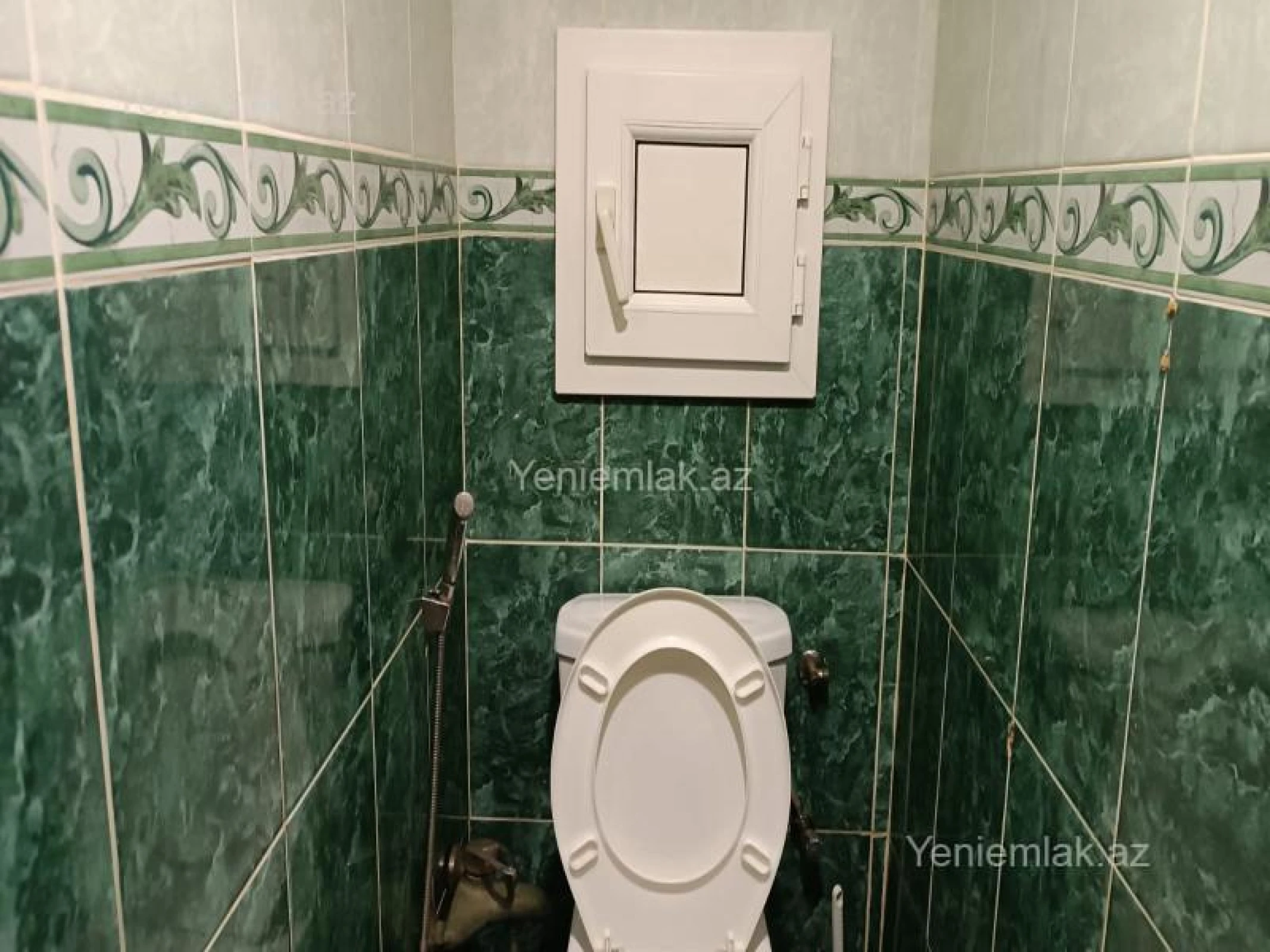 Satılır 4 otaqlı köhnə tikili 110 m²